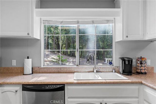 955 Teakwood Drive, Lake Arrowhead, CA 92352