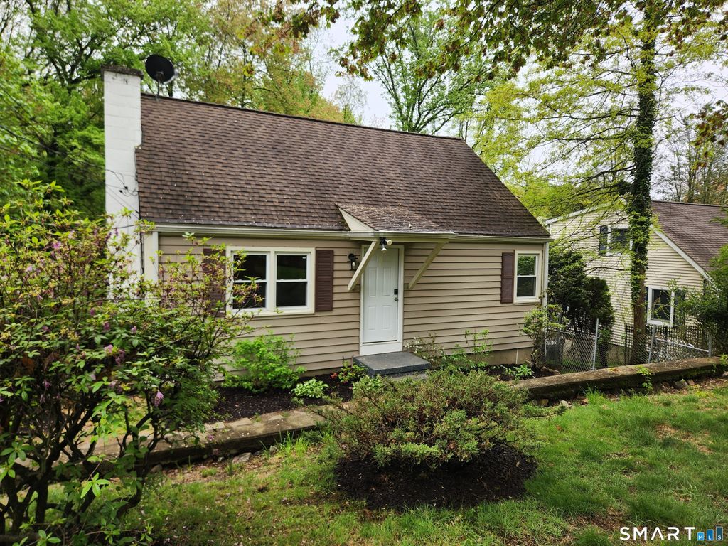 13 Joemar Road, Norwalk, CT 06854