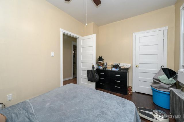 1053 Hunterdon Street, Newark, NJ 07112