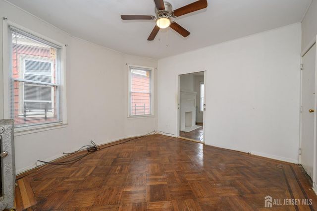 1053 Hunterdon Street, Newark, NJ 07112