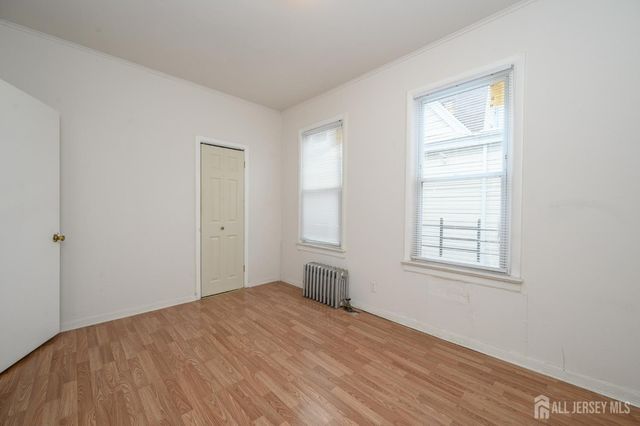 1053 Hunterdon Street, Newark, NJ 07112