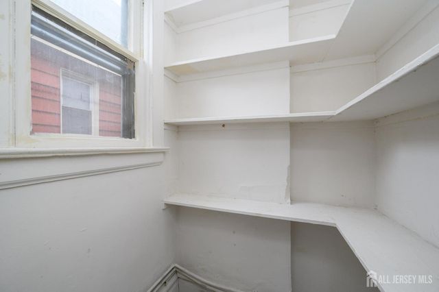 1053 Hunterdon Street, Newark, NJ 07112