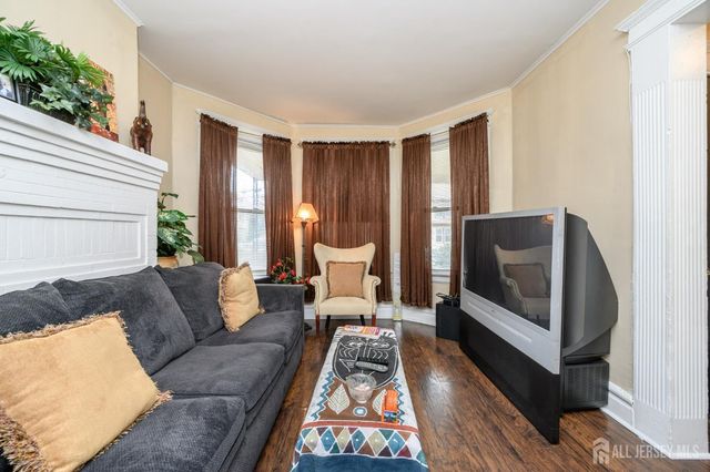 1053 Hunterdon Street, Newark, NJ 07112