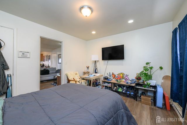 1053 Hunterdon Street, Newark, NJ 07112