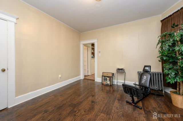 1053 Hunterdon Street, Newark, NJ 07112