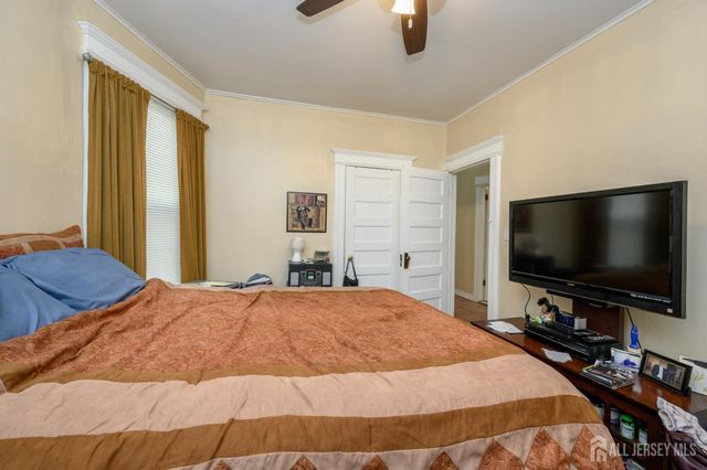 1053 Hunterdon Street, Newark, NJ 07112