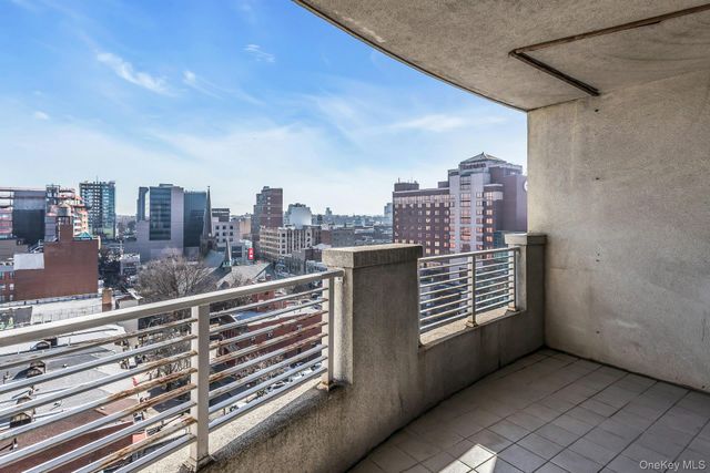 37-20 Prince Street 10D, Flushing, NY 11354