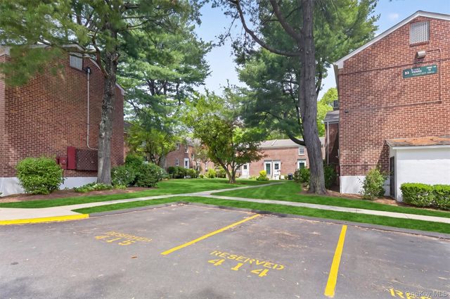 33 Fieldstone Drive D2, Hartsdale, NY 10530