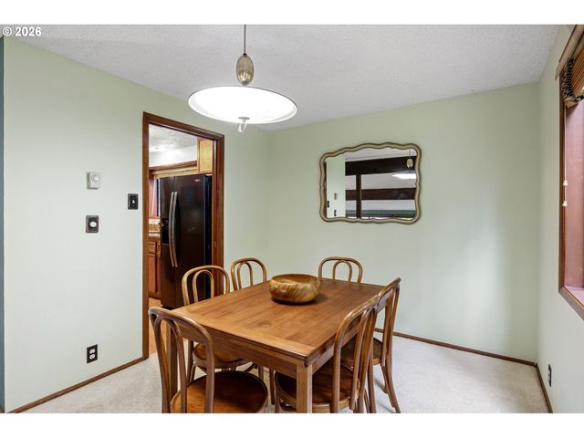 2854 WARREN St, Eugene, OR 97405