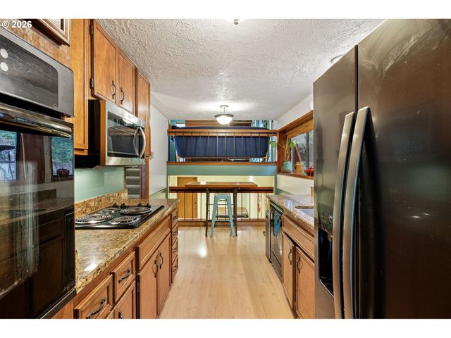 2854 WARREN St, Eugene, OR 97405