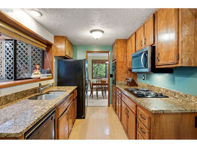 2854 WARREN St, Eugene, OR 97405