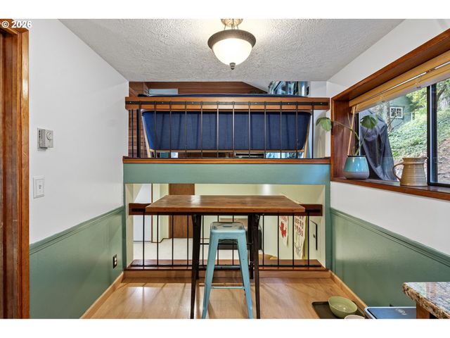 2854 WARREN St, Eugene, OR 97405