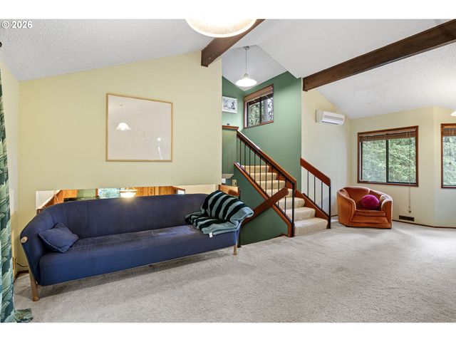 2854 WARREN St, Eugene, OR 97405
