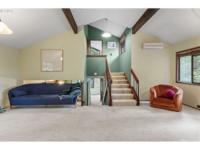 2854 WARREN St, Eugene, OR 97405