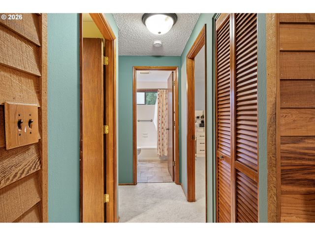 2854 WARREN St, Eugene, OR 97405
