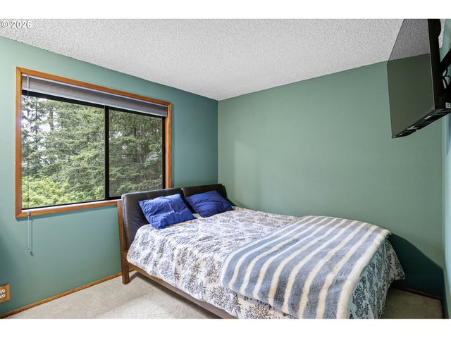 2854 WARREN St, Eugene, OR 97405