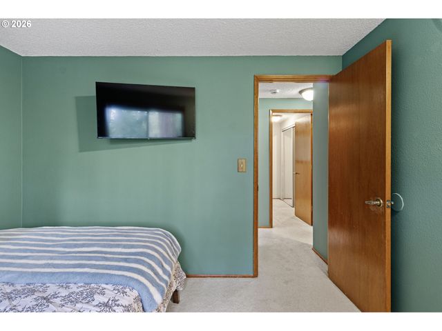 2854 WARREN St, Eugene, OR 97405