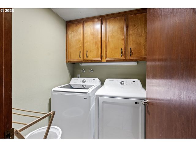 2854 WARREN St, Eugene, OR 97405