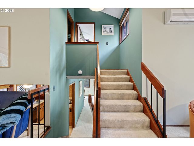 2854 WARREN St, Eugene, OR 97405