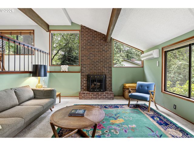 2854 WARREN St, Eugene, OR 97405