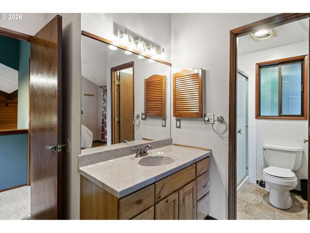 2854 WARREN St, Eugene, OR 97405