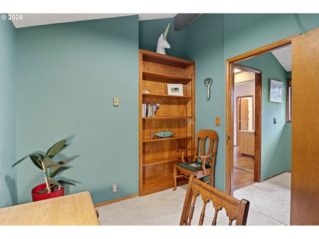 2854 WARREN St, Eugene, OR 97405