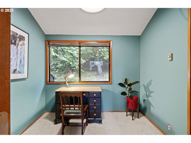 2854 WARREN St, Eugene, OR 97405