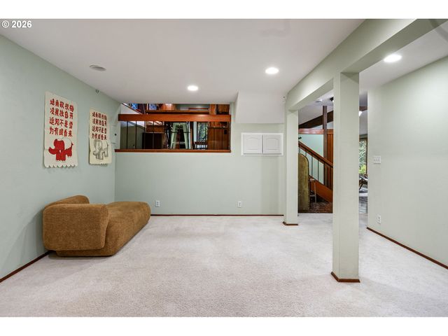 2854 WARREN St, Eugene, OR 97405