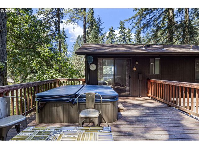 2854 WARREN St, Eugene, OR 97405