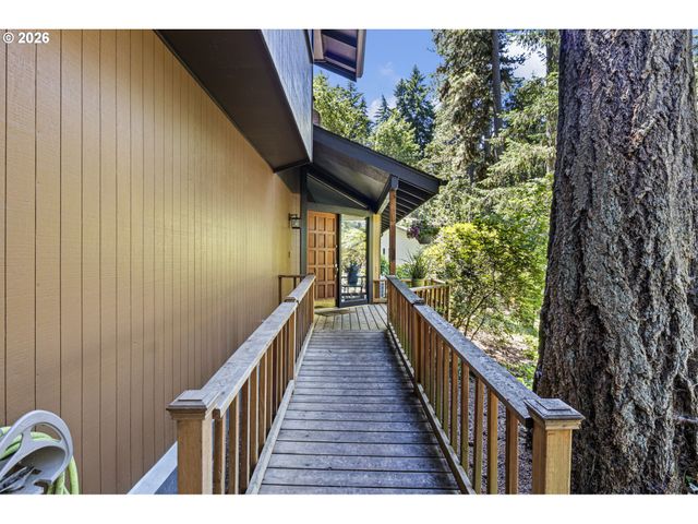 2854 WARREN St, Eugene, OR 97405
