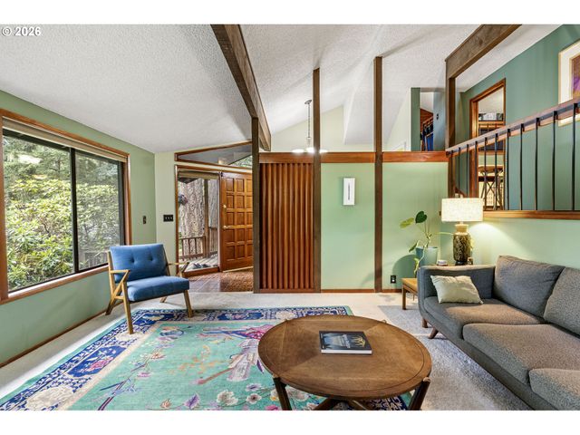 2854 WARREN St, Eugene, OR 97405