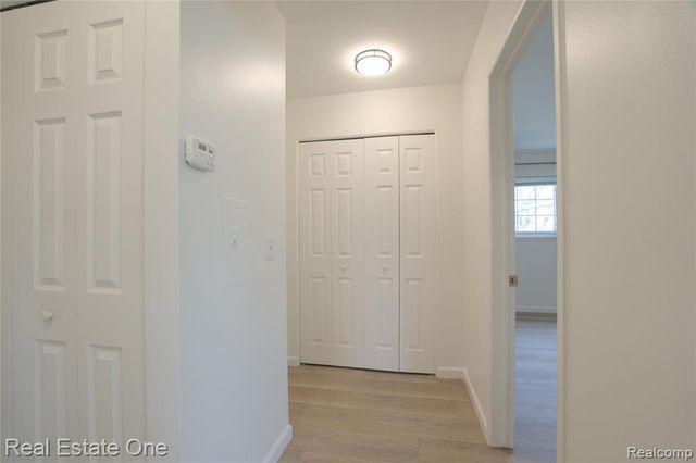 657 E Fox Hills Drive, Bloomfield Hills, MI 48304