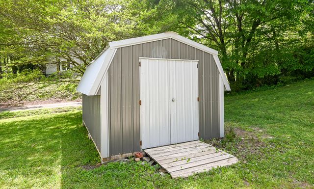 233 Pine Lane NW, Charleston, TN 37310