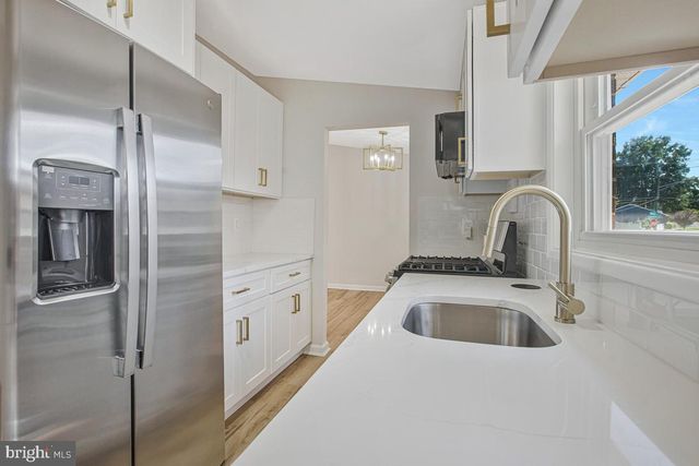 316 GLOUCESTER DR, Glen Burnie, MD 21061