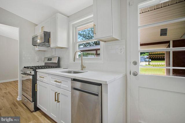 316 GLOUCESTER DR, Glen Burnie, MD 21061