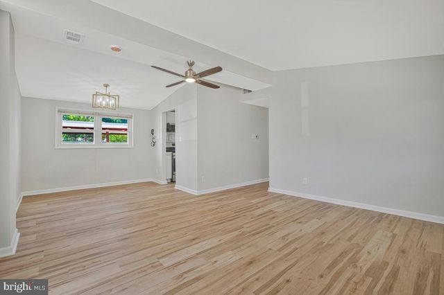 316 GLOUCESTER DR, Glen Burnie, MD 21061