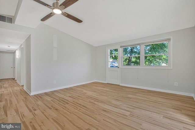 316 GLOUCESTER DR, Glen Burnie, MD 21061