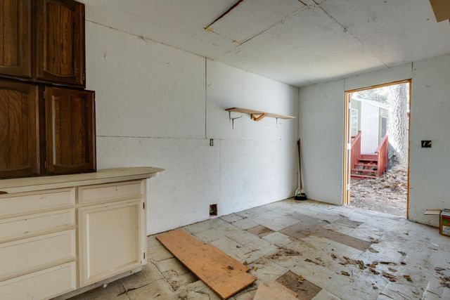 3928 E Lane Park Rd, Mead, WA 99021
