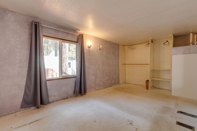 3928 E Lane Park Rd, Mead, WA 99021