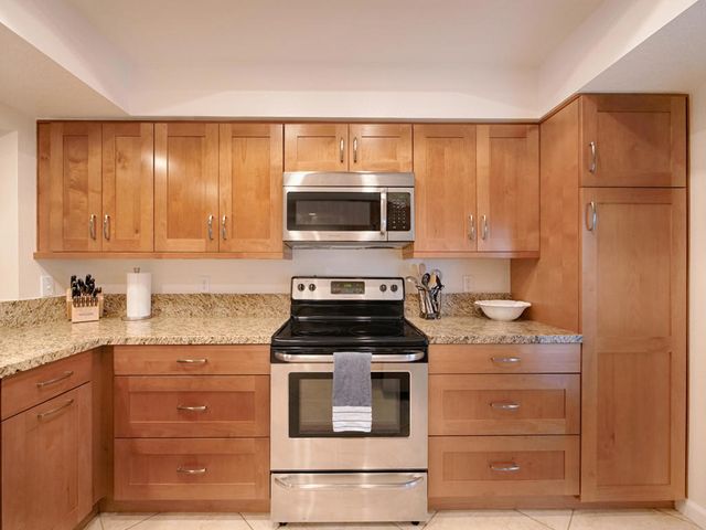 127 Villa Court, Palm Desert, CA 92211