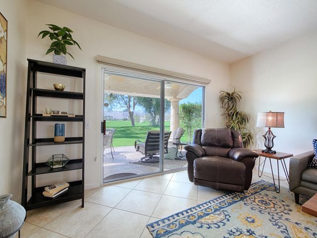 127 Villa Court, Palm Desert, CA 92211