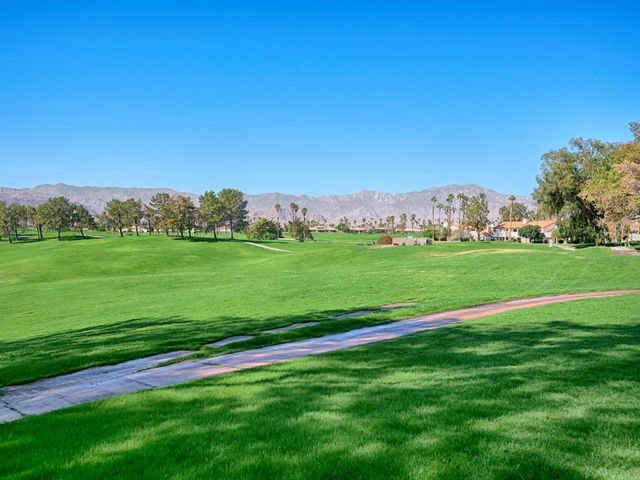 127 Villa Court, Palm Desert, CA 92211