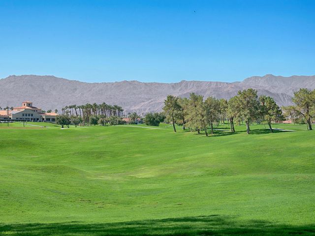 127 Villa Court, Palm Desert, CA 92211