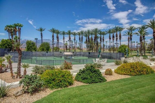 127 Villa Court, Palm Desert, CA 92211