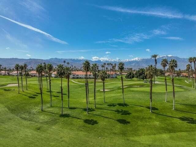 127 Villa Court, Palm Desert, CA 92211