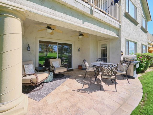 127 Villa Court, Palm Desert, CA 92211