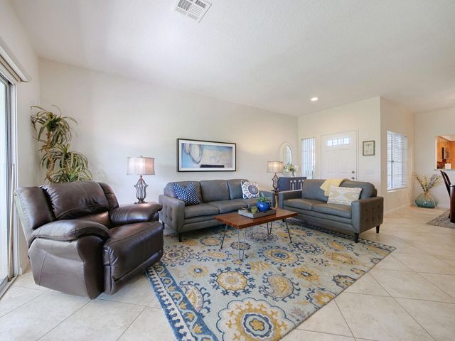 127 Villa Court, Palm Desert, CA 92211