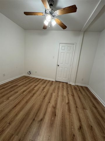 2825 Meadowbrook Drive, Fort Worth, TX 76103