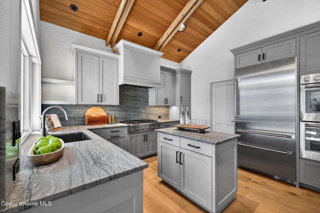 10812 N LAKEVIEW DR, Hayden Lake, ID 83835