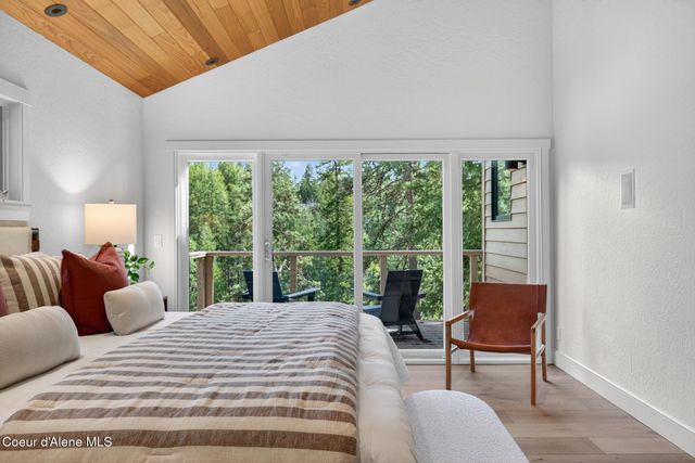 10812 N LAKEVIEW DR, Hayden Lake, ID 83835